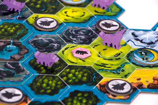 Foto van speelgoed Wolven_999Games_sfeerfoto4-web.jpg
